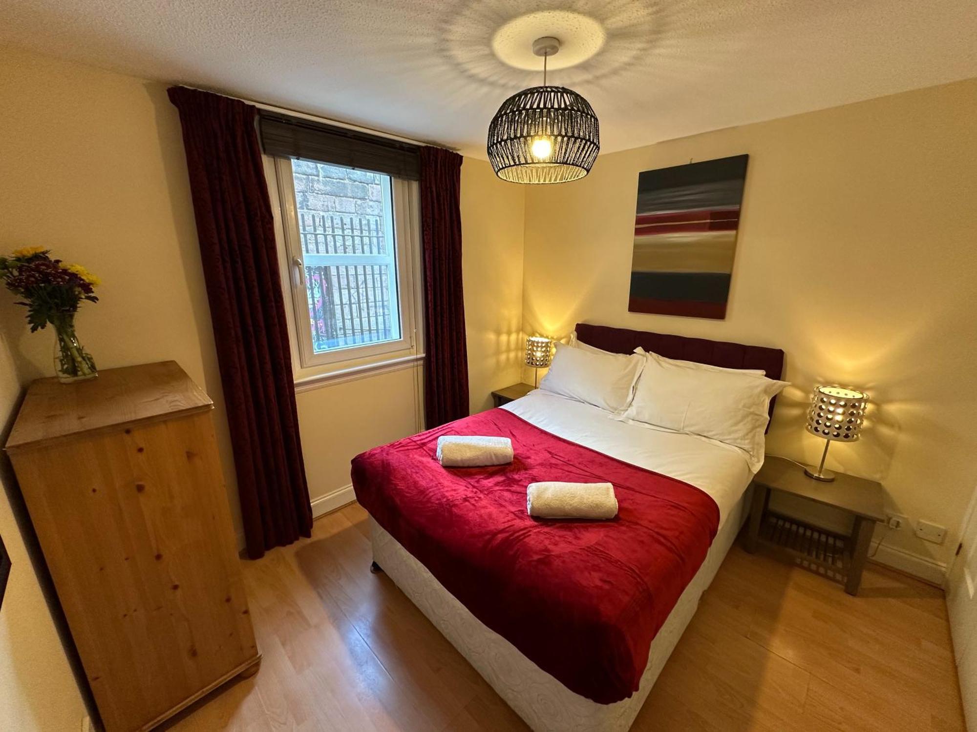 Castle Wynd Old Town Apartment เอดินบะระ ภายนอก รูปภาพ