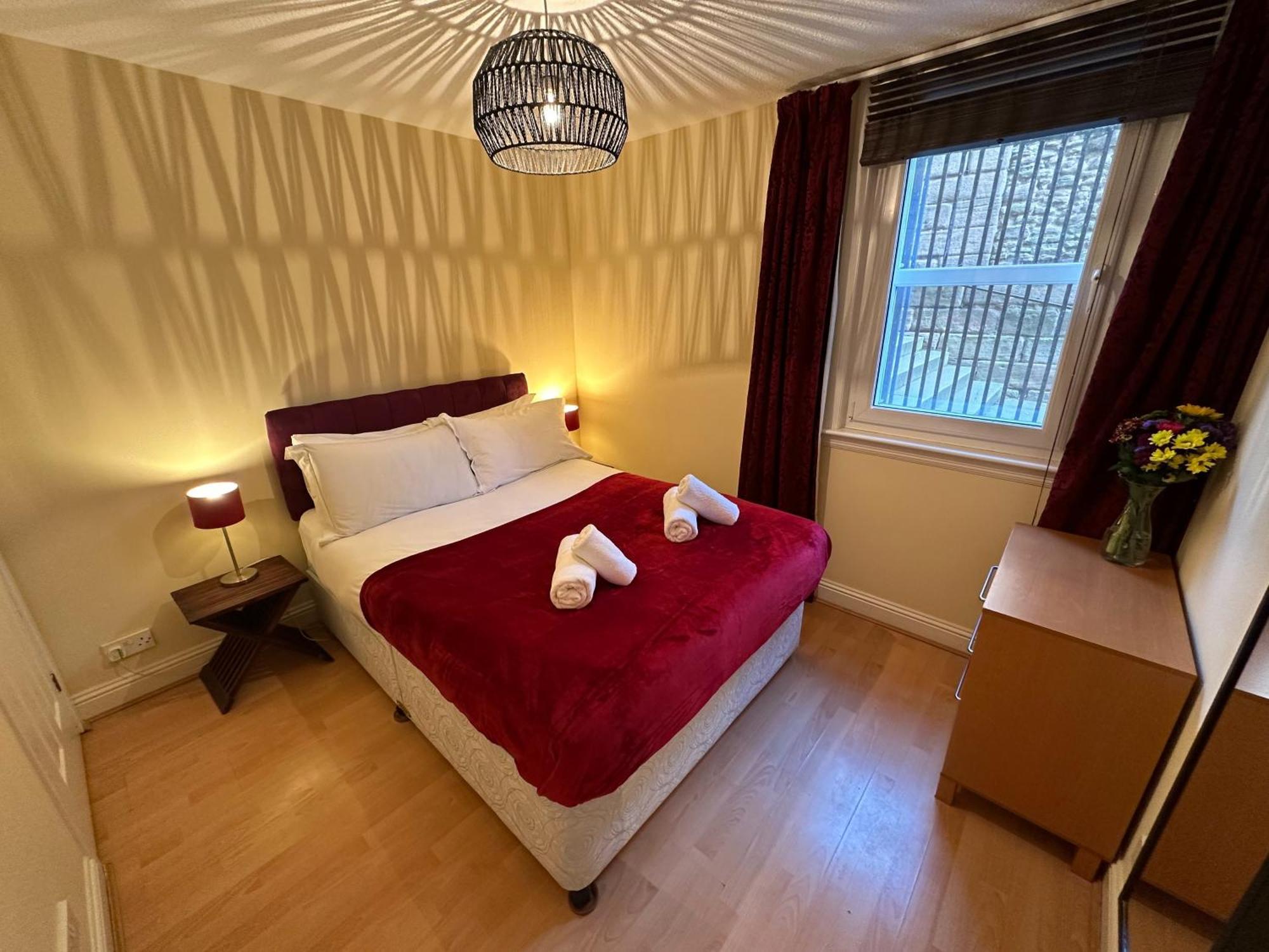 Castle Wynd Old Town Apartment เอดินบะระ ภายนอก รูปภาพ
