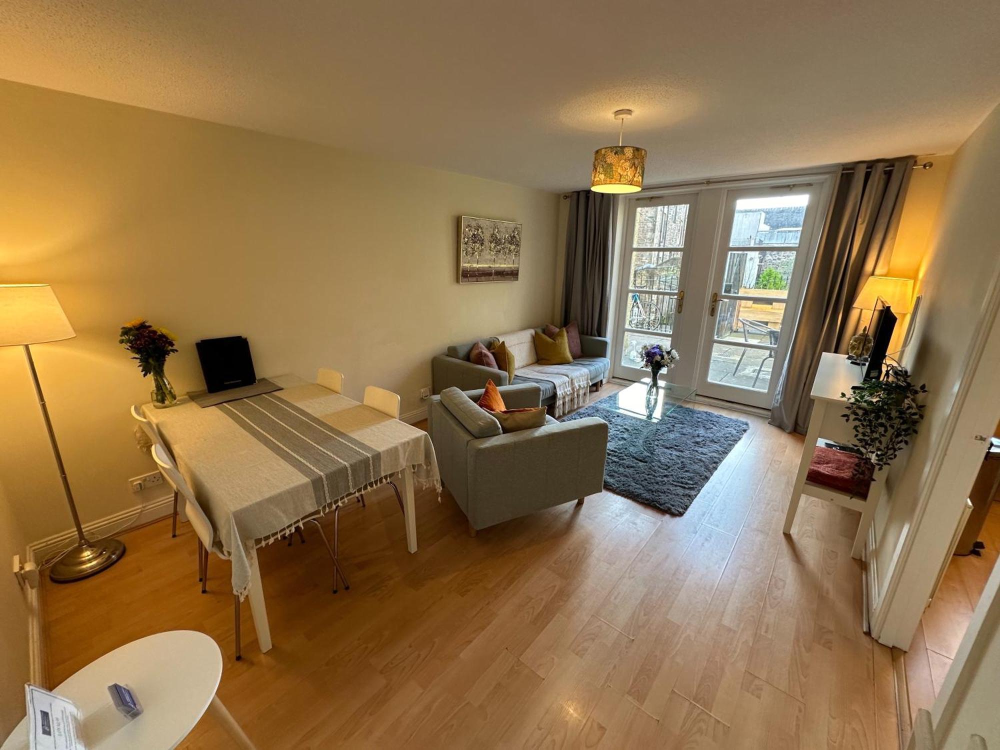 Castle Wynd Old Town Apartment เอดินบะระ ภายนอก รูปภาพ